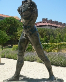 罗丹雕塑作品 行走的人图片