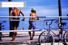 户外休闲运动健康休闲户外运动海边游泳享受放松轻松海滩广告素材大辞典